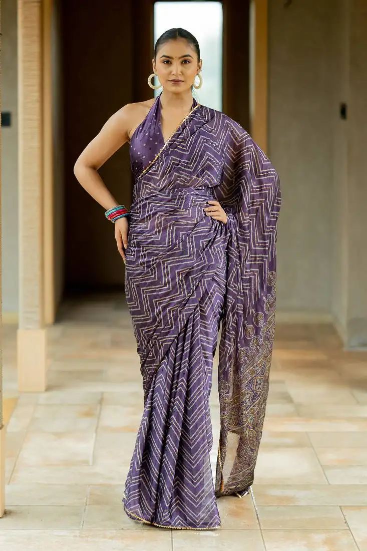 Dark purple chiffon foil chevron print ethnic motif sequins lace border saree with unstiched blouse piece