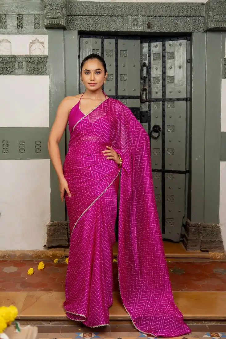 Dark pink chiffon chevron zig zag print lace border saree with unstiched blouse piece