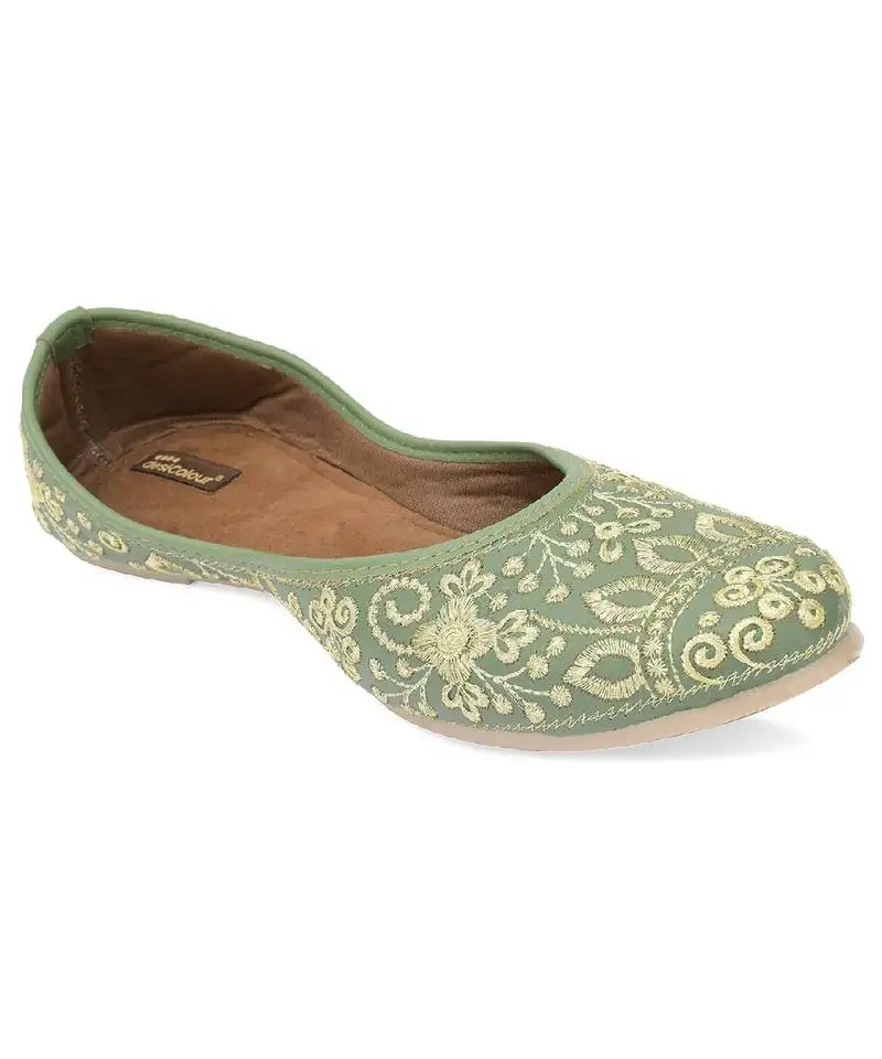 Cushioned green embroidered flats