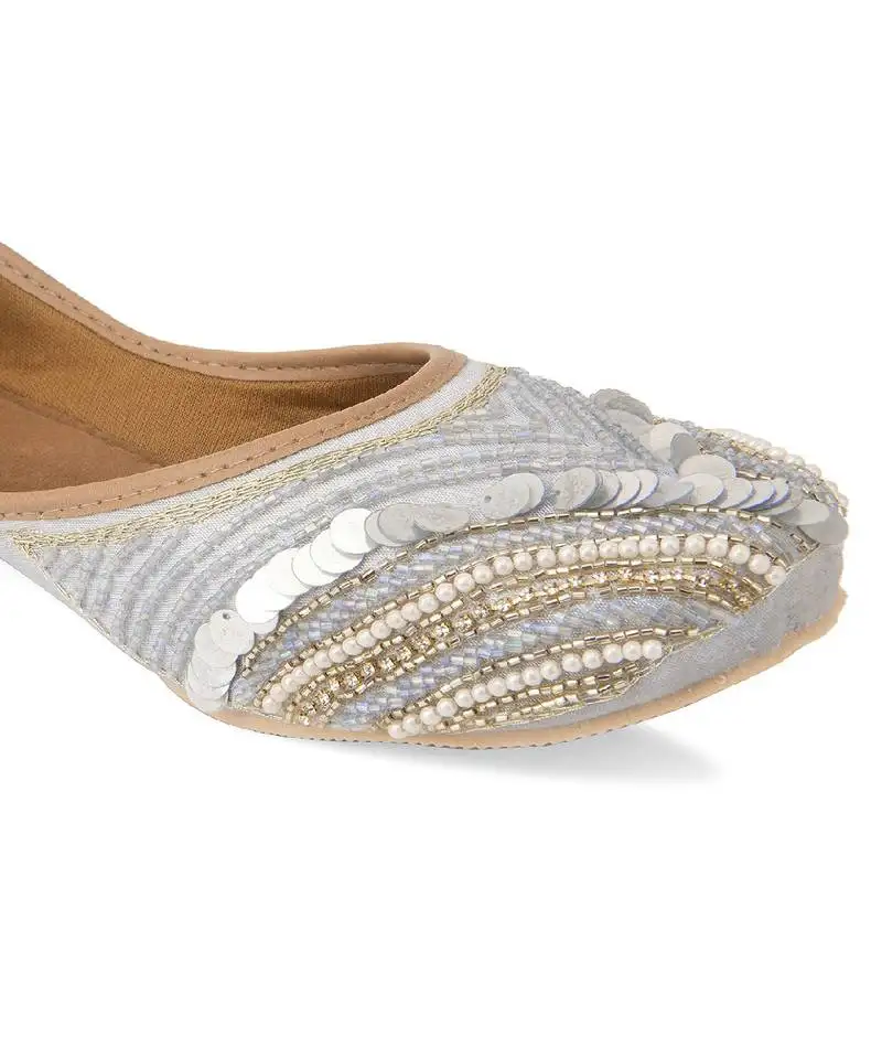 Grey v pearl flats