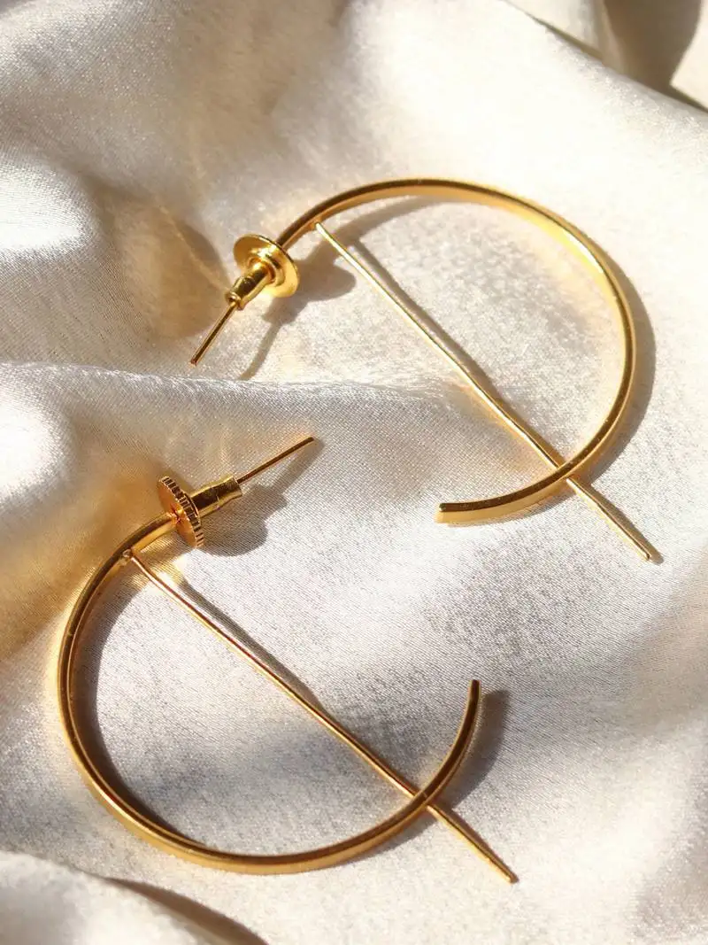 Minimalist gold plated geometric earring