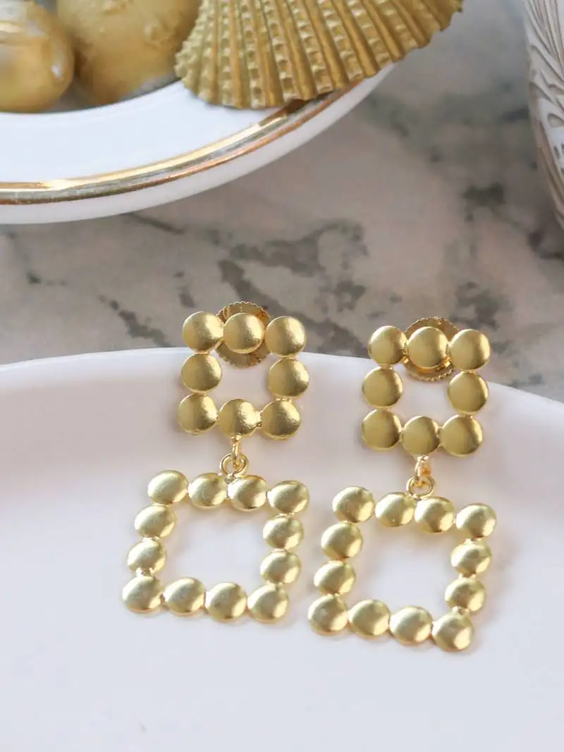 Matte gold plated square earring