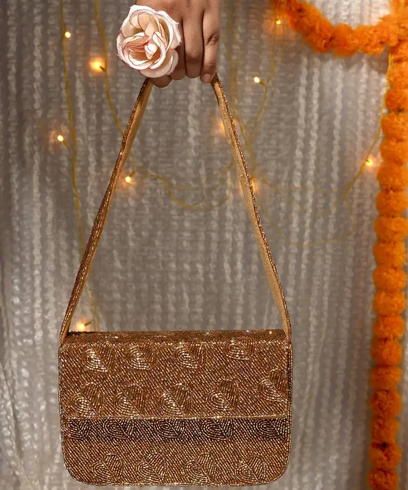 Gold antique gleam heart velvet purse