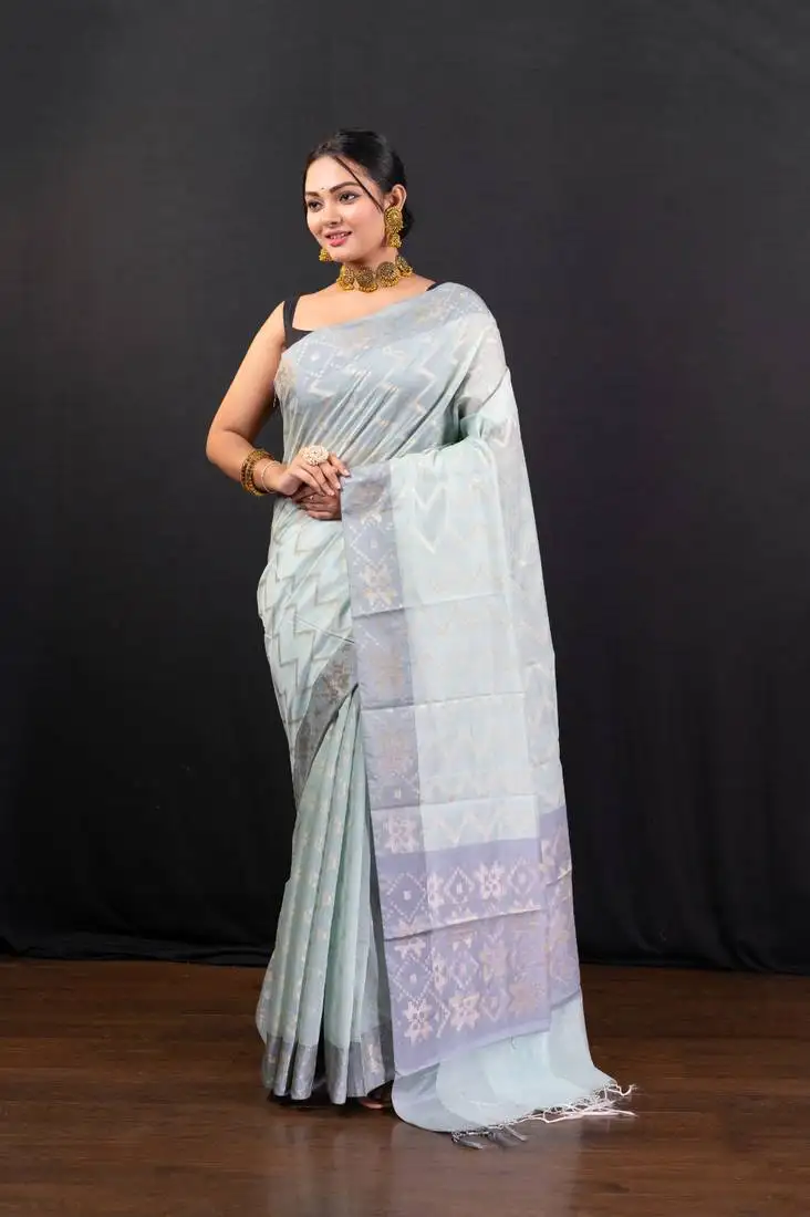 Banarasi chanderi cotton saree in green with dual shade and zari border