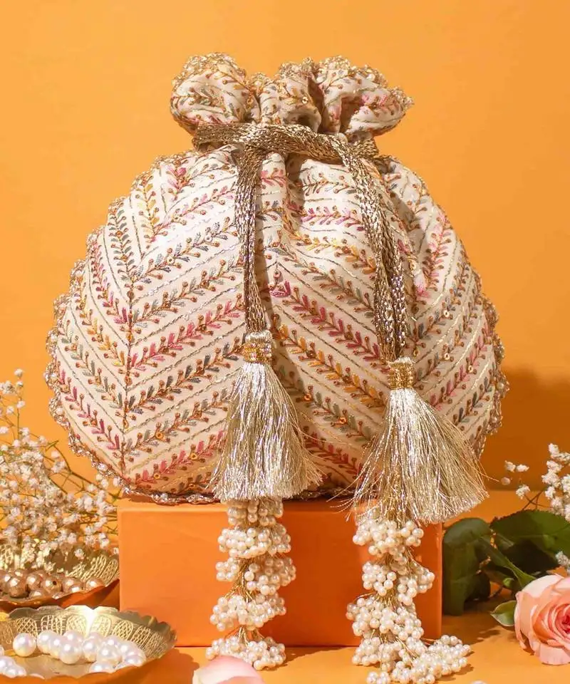 Fiza embroidered potli - offwhite