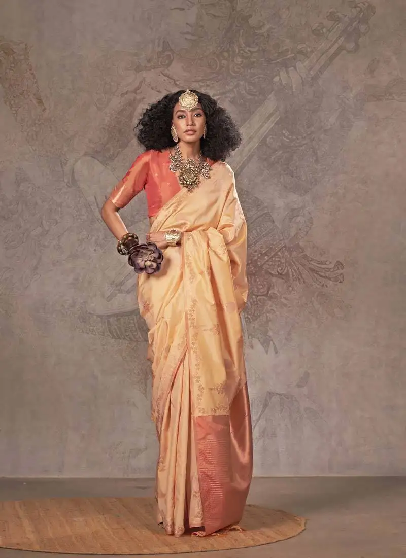 Cream two tone handloom weaving silk blend saree with contrast pallu