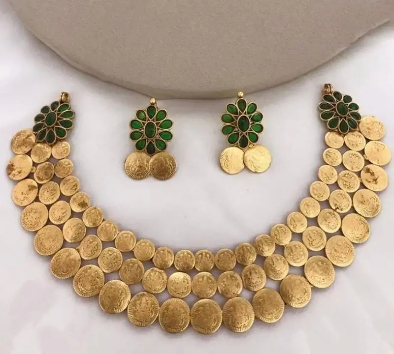 Traditional necklace set with emerald green stones - antique gold temple jewelry for indian weddings and festivals