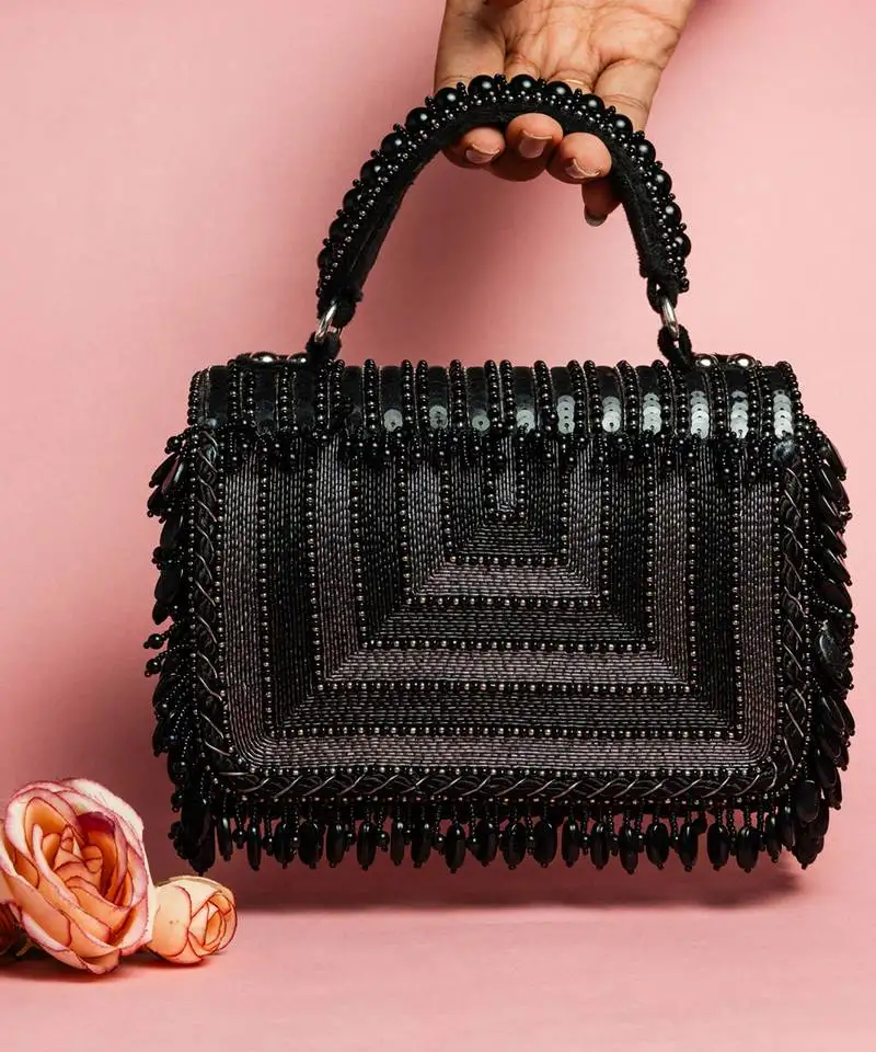 Black matto splendour kasse black nayaab by sonia