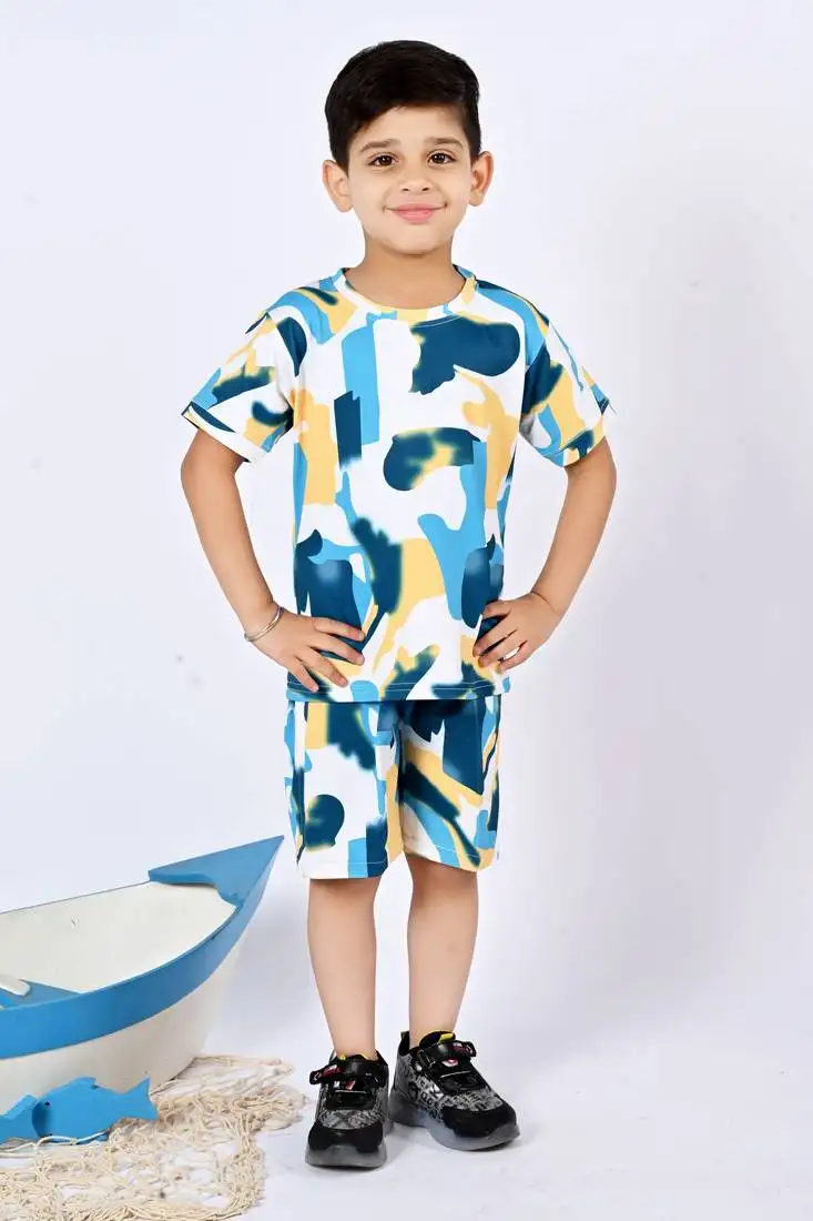 White cotton knitted abstract printed half sleeves t-shirt and shorts set for boys