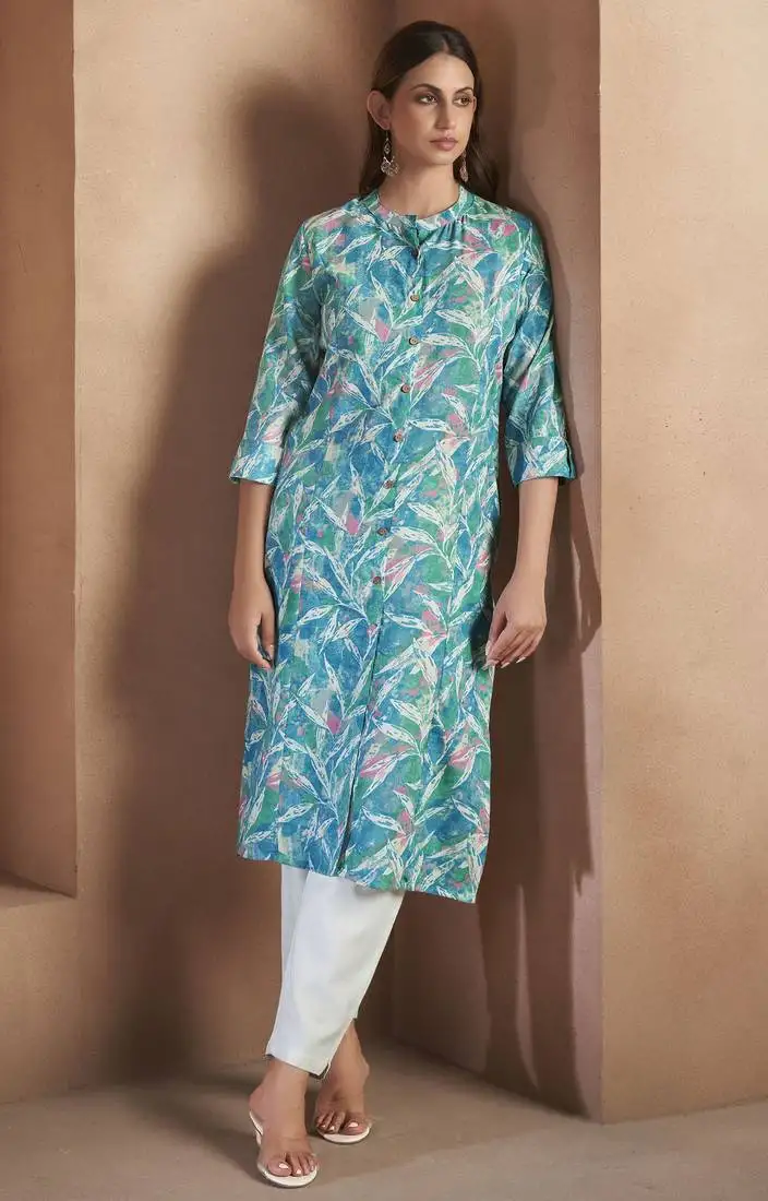 Blue cotton blend floral printed kurta for women
