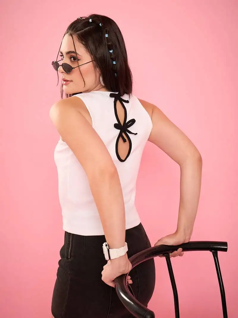 White sleeveless bow-back tank top