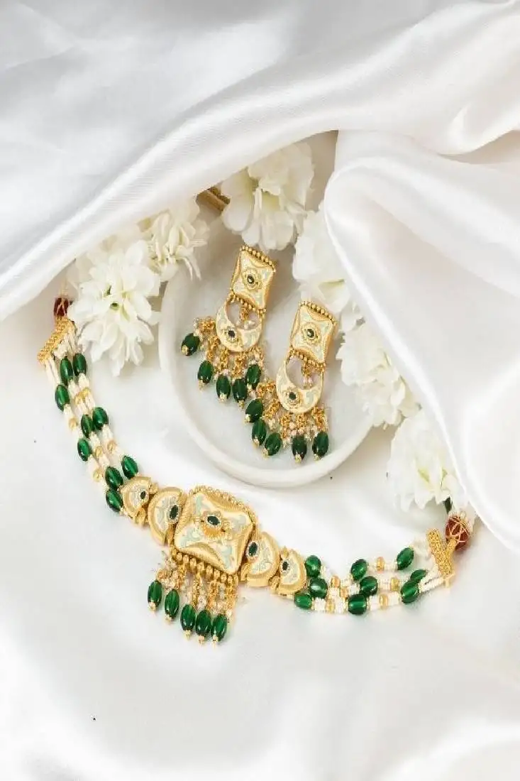 Keira green golden choker necklace