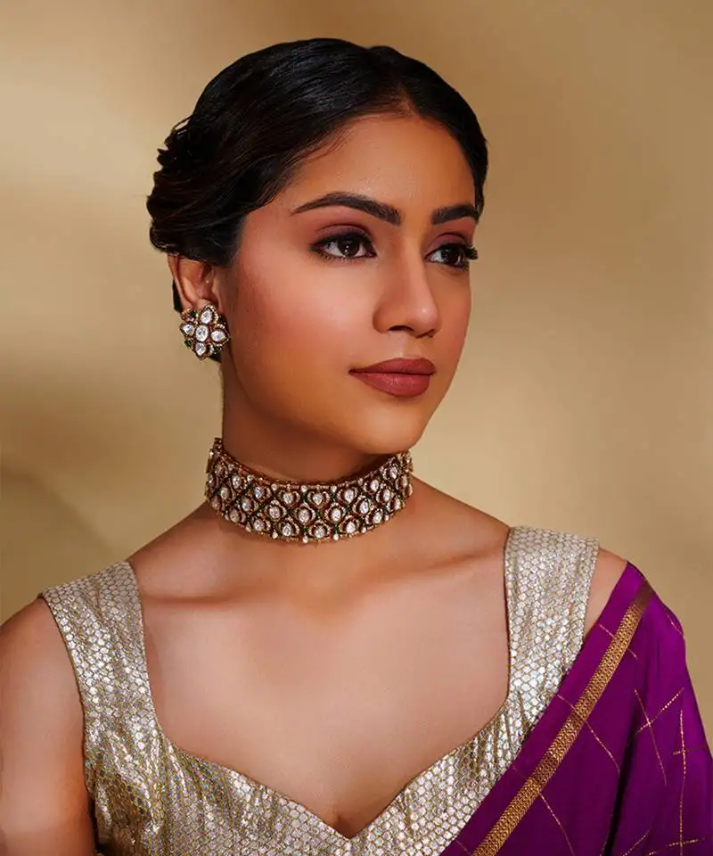 Dramatic and stylish moissanite choker set with matching earrings