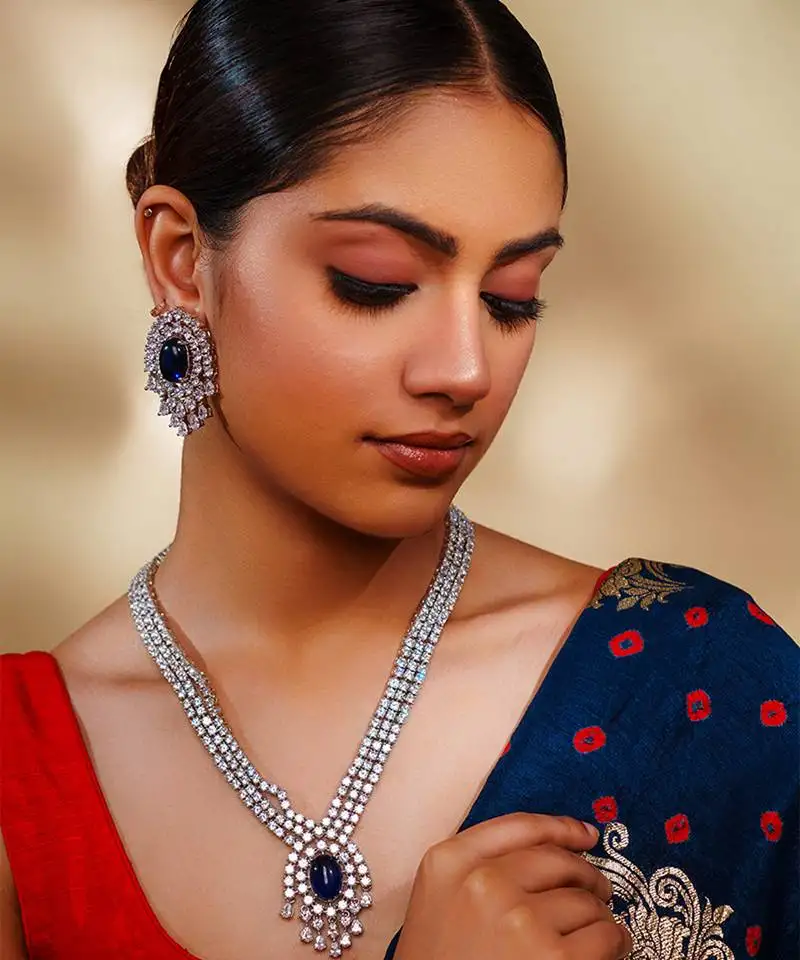 Elegant and classy sapphire pendant diamond necklace set