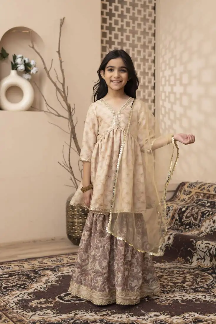 Cutiediva girls embroidered kurta skirt with dupatta