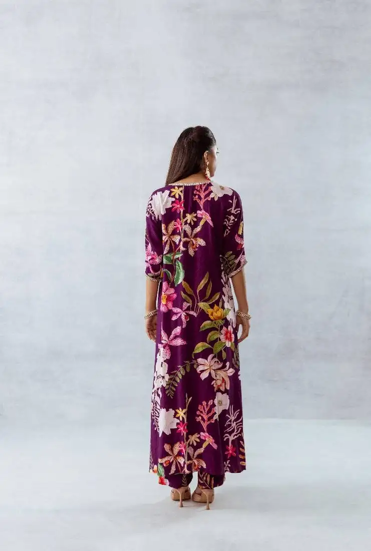 Wine crepe printed meadow set