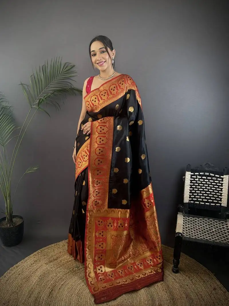 Black silk blend butti zari weaving constrast pallu banarasi saree