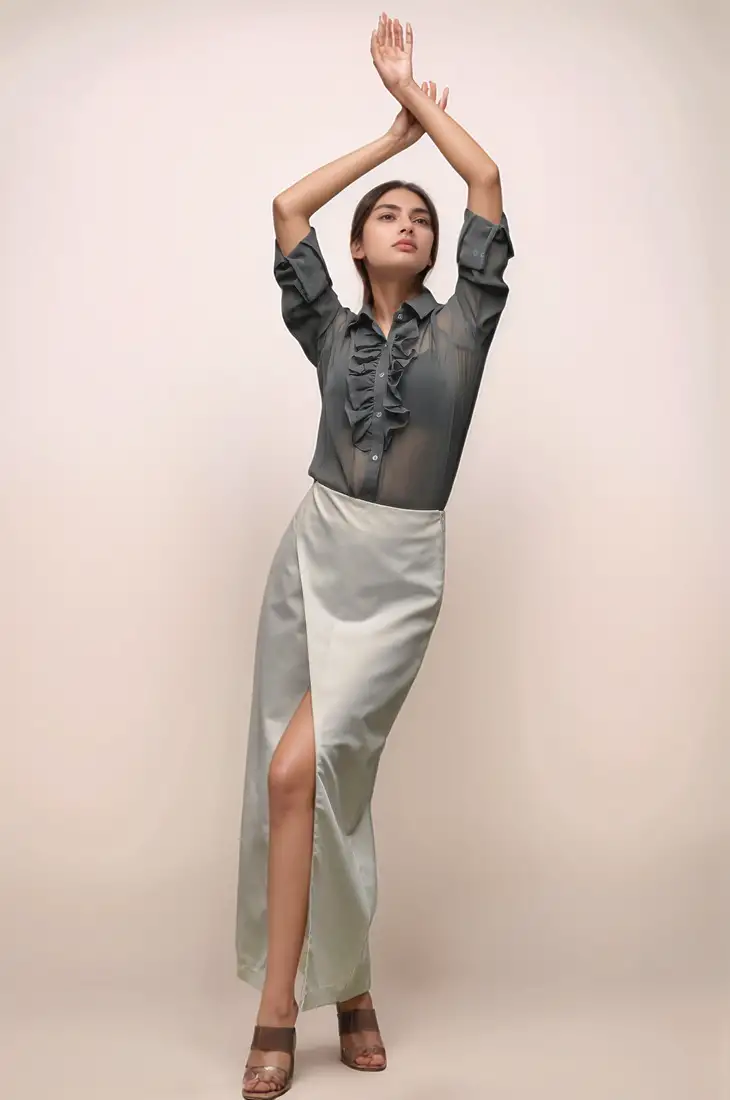 Viaana ear net hair band blue color