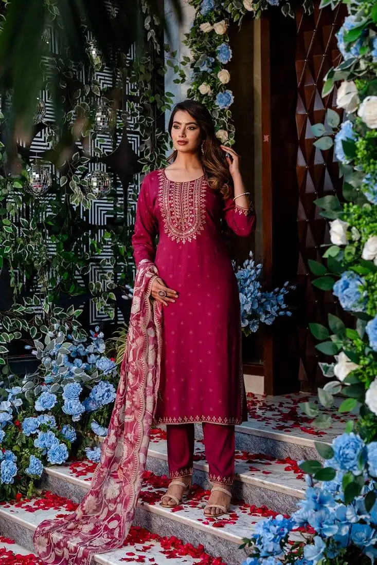 Gunjan rose suit set