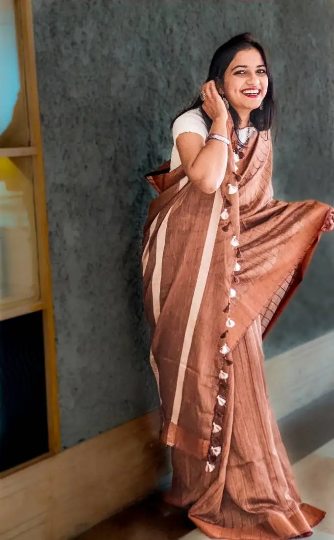 Brown kota viscose saree with unstitched blouse piece