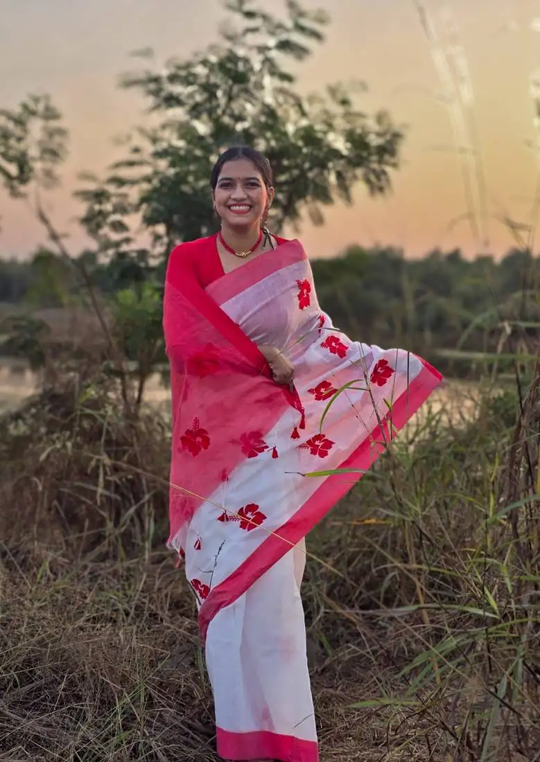 Red hibiscus cotton saree with unstitched blouse piece