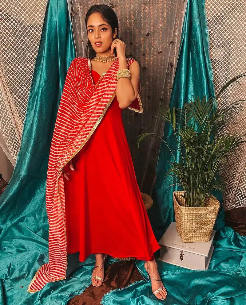 Red embroidered floral suit set with dupatta festival wear suit set