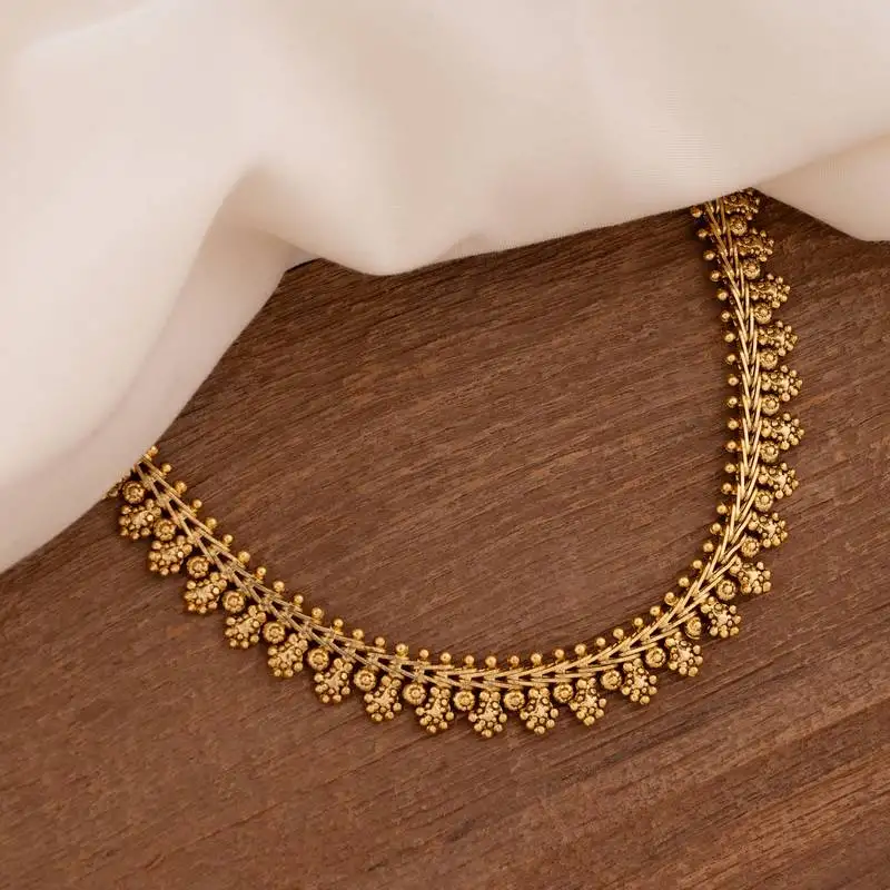 Antique gold choker with dori