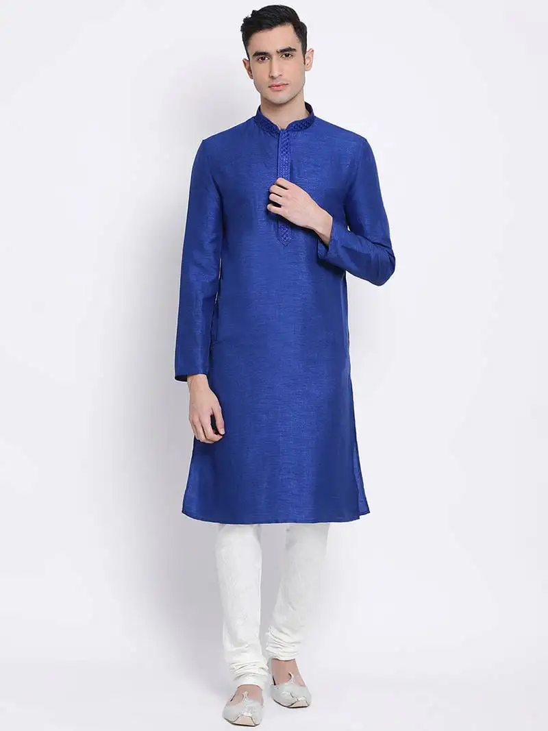 Men ink blue & off white solid straight kurta with pyjama