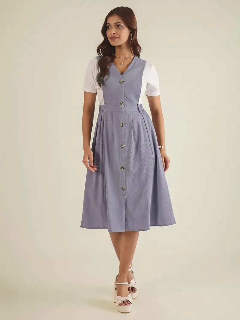 Lavender solid pinafore dress with button