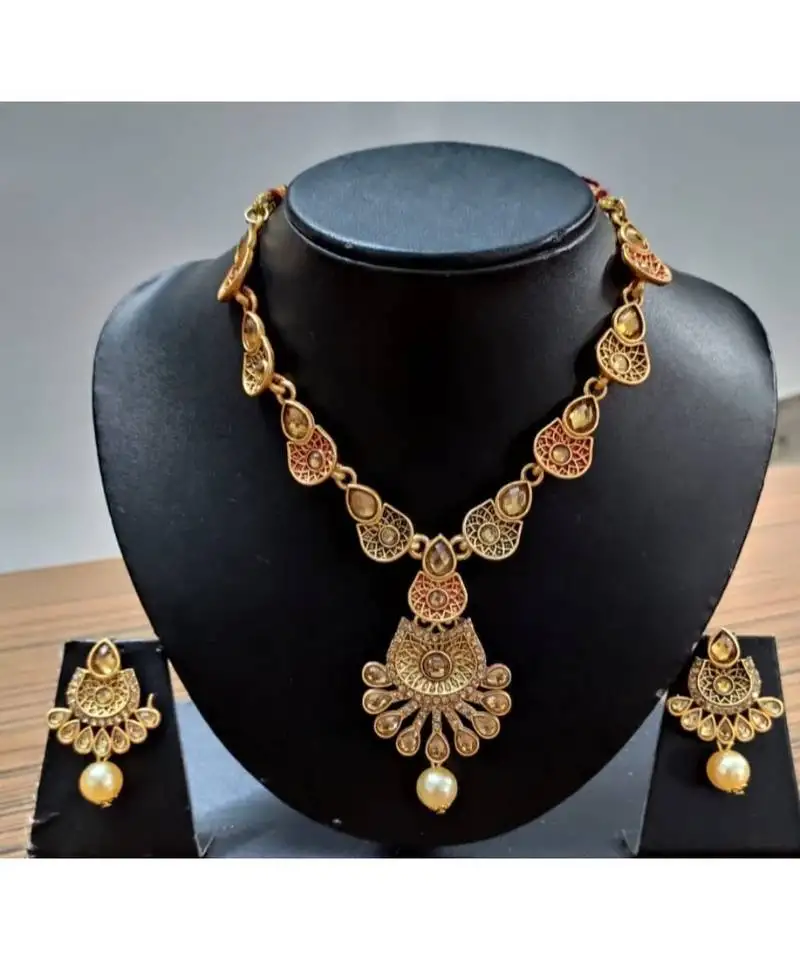 Kundans gold plated necklace set