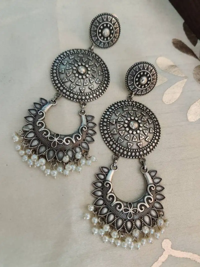 Long light weight antique silver dangler