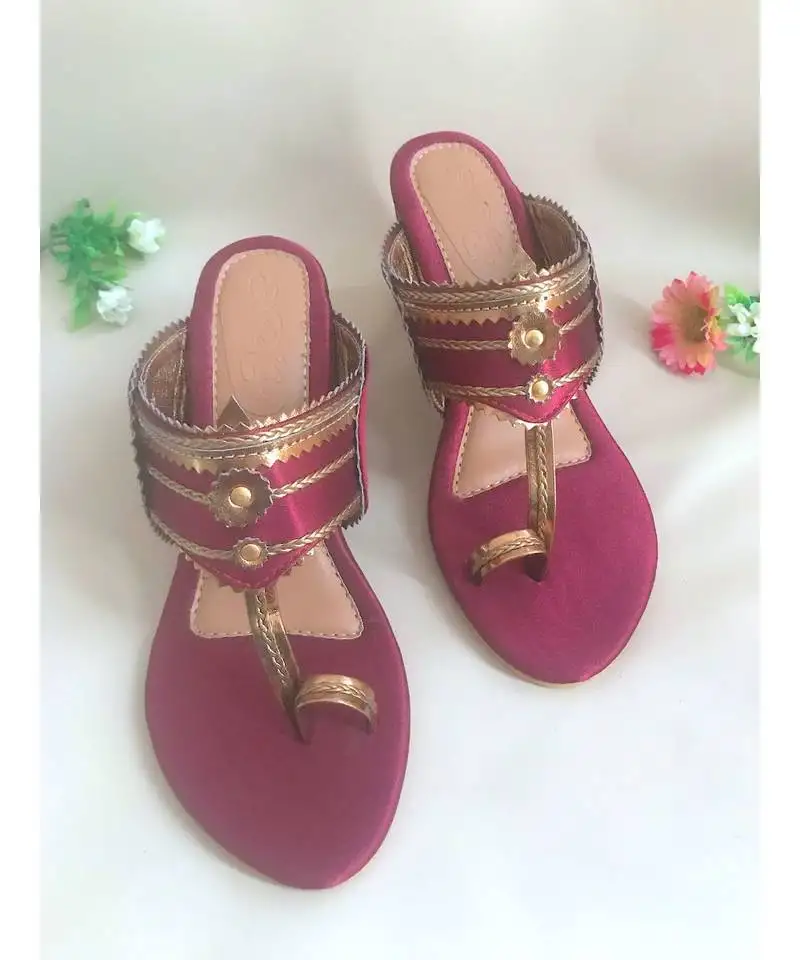 Gem stone maroon kolhapuris