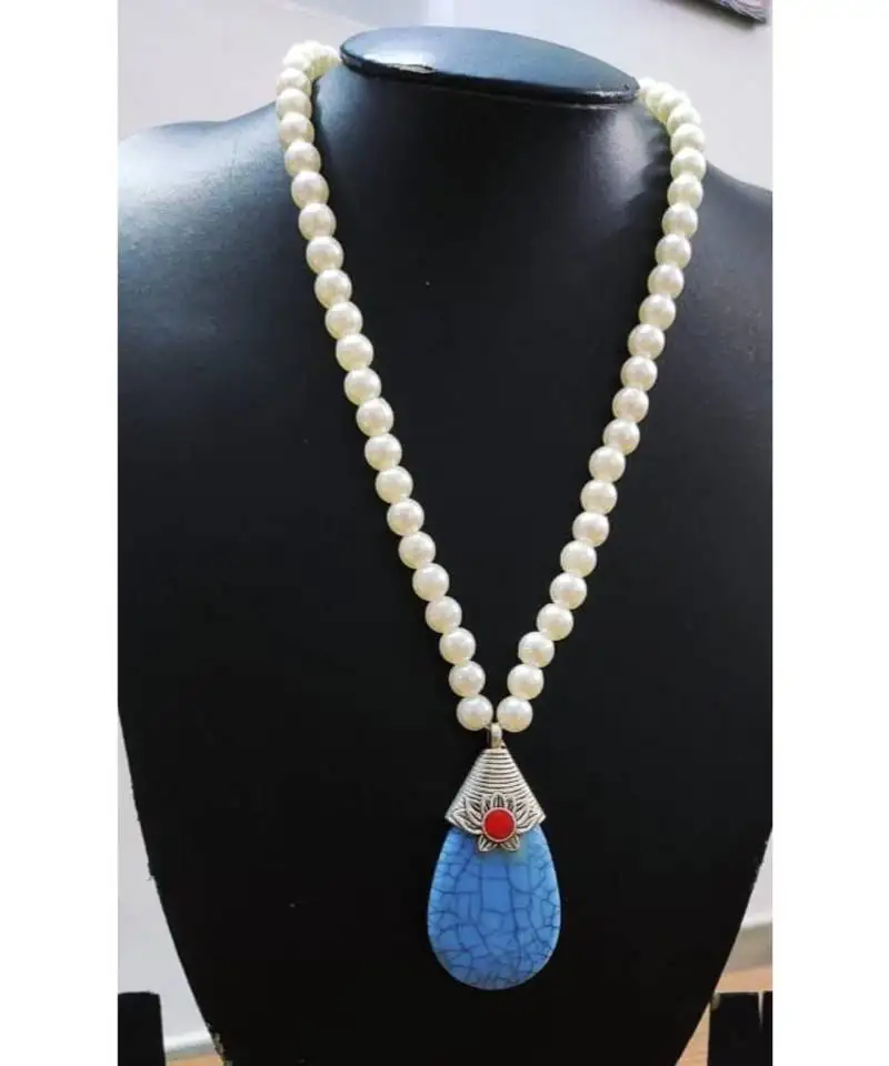 Sky blue agate necklace