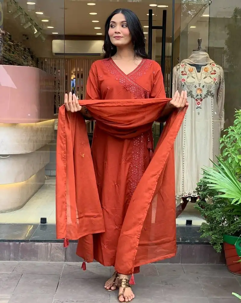 Brown women ethnic motifs embroidered cotton kurta with trousers & dupatta