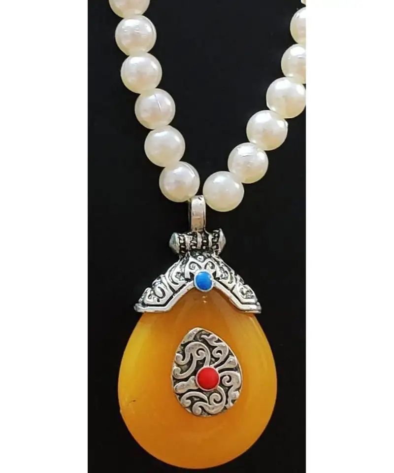 Yellow agate necklace