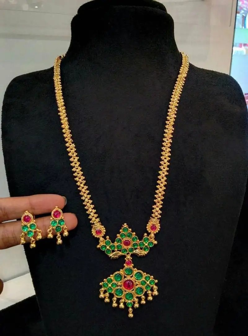 Georgeous gold plated green colour kundas necklace set