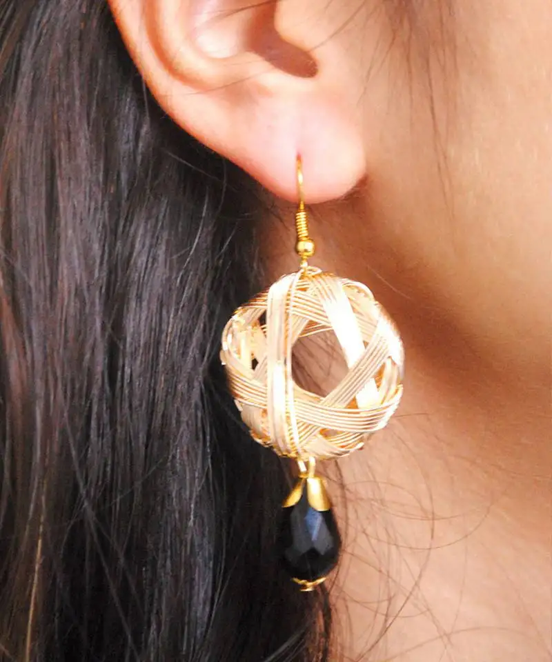 Weaved mesh earrings