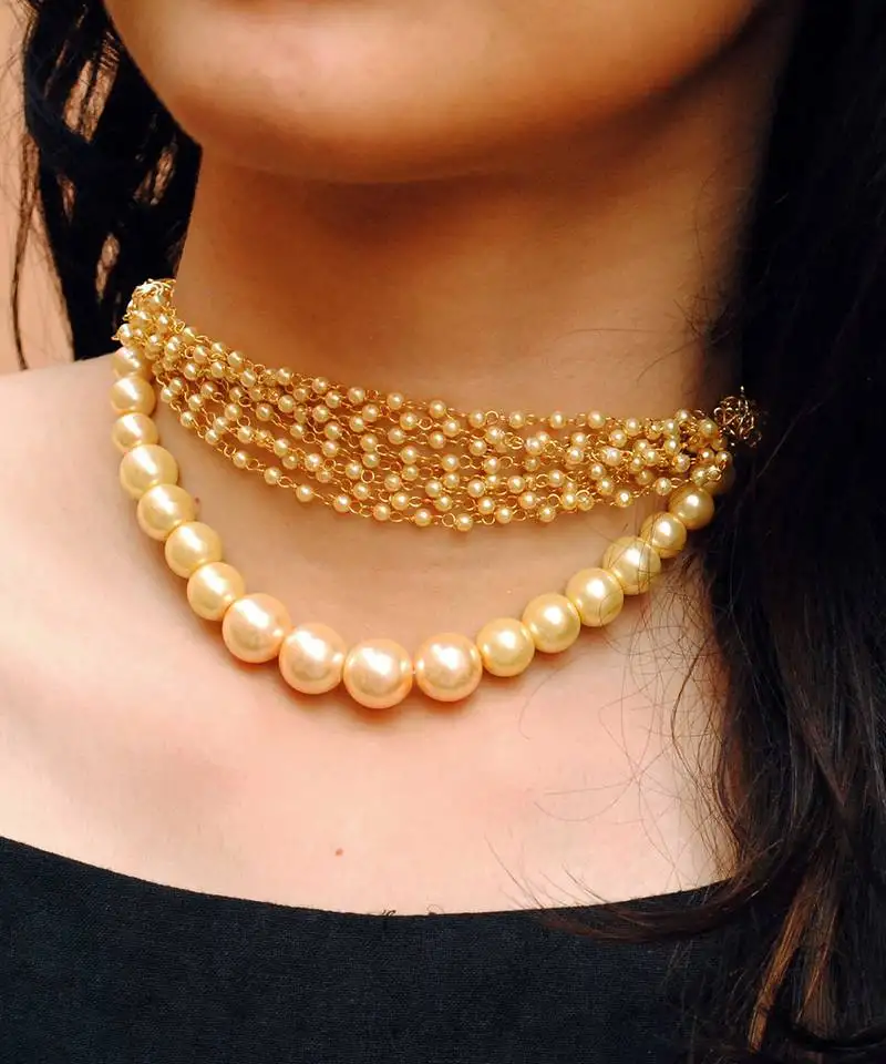 Pearl choker necklace