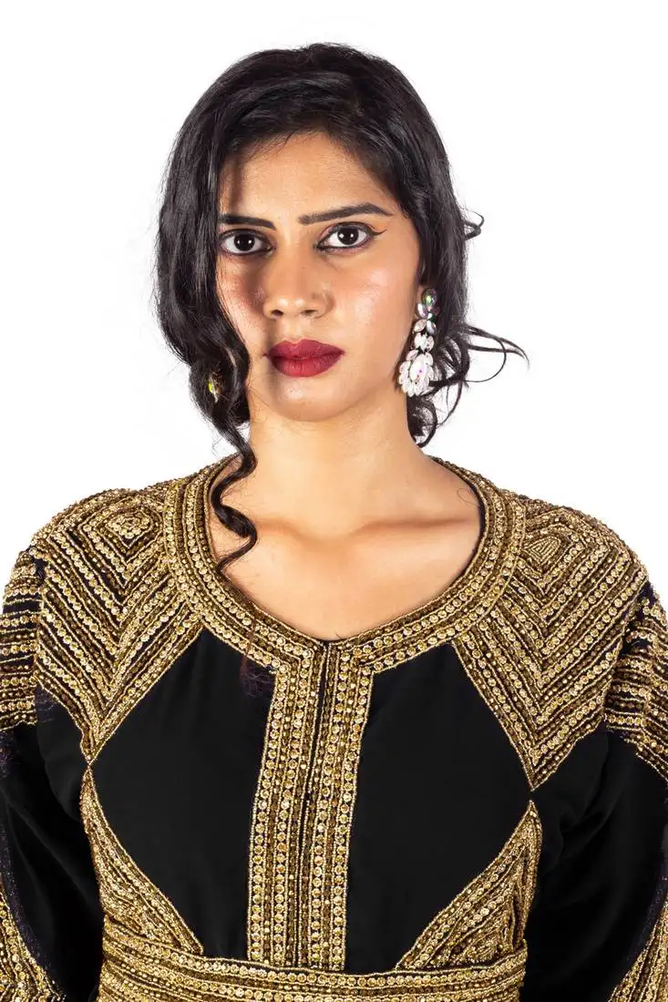 Black diamond design luxurious moroccan kaftan with sun-proof hijab.