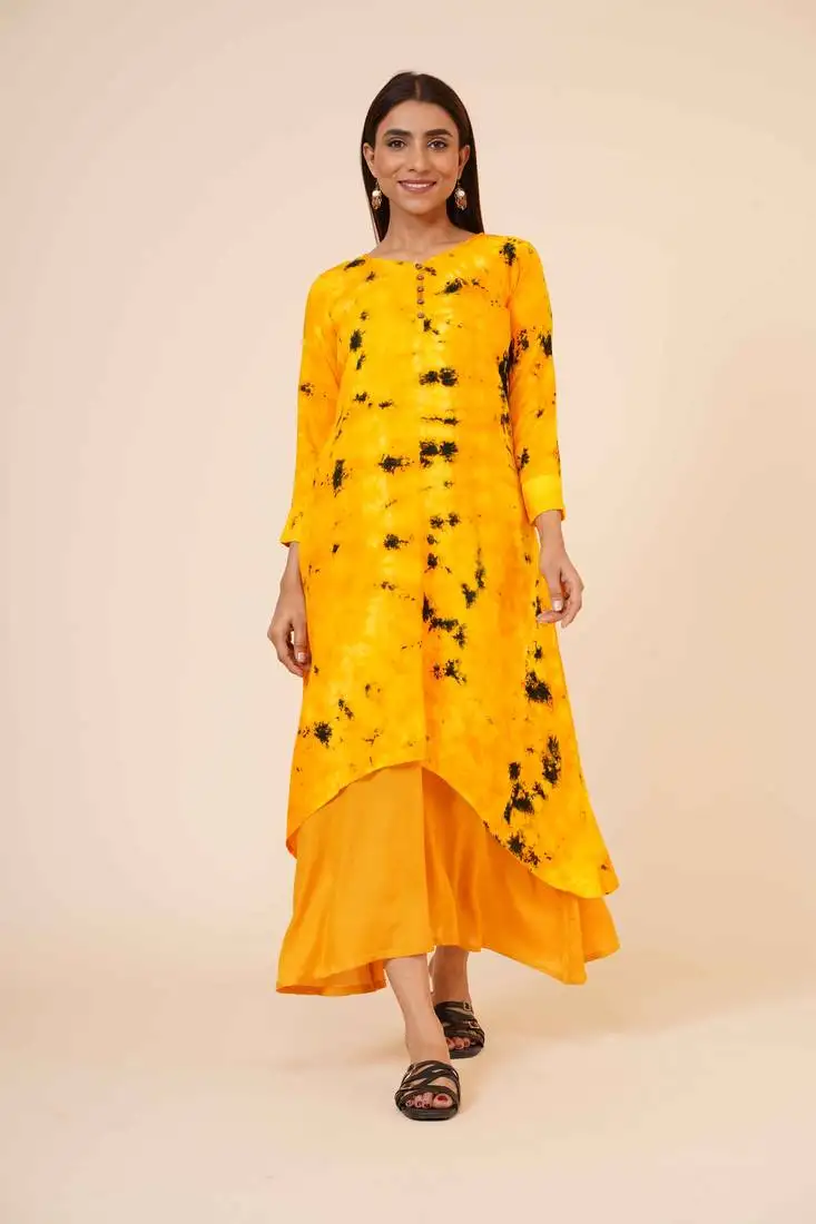 Women's indian tie n dye kurti with wooden button placket and cuff