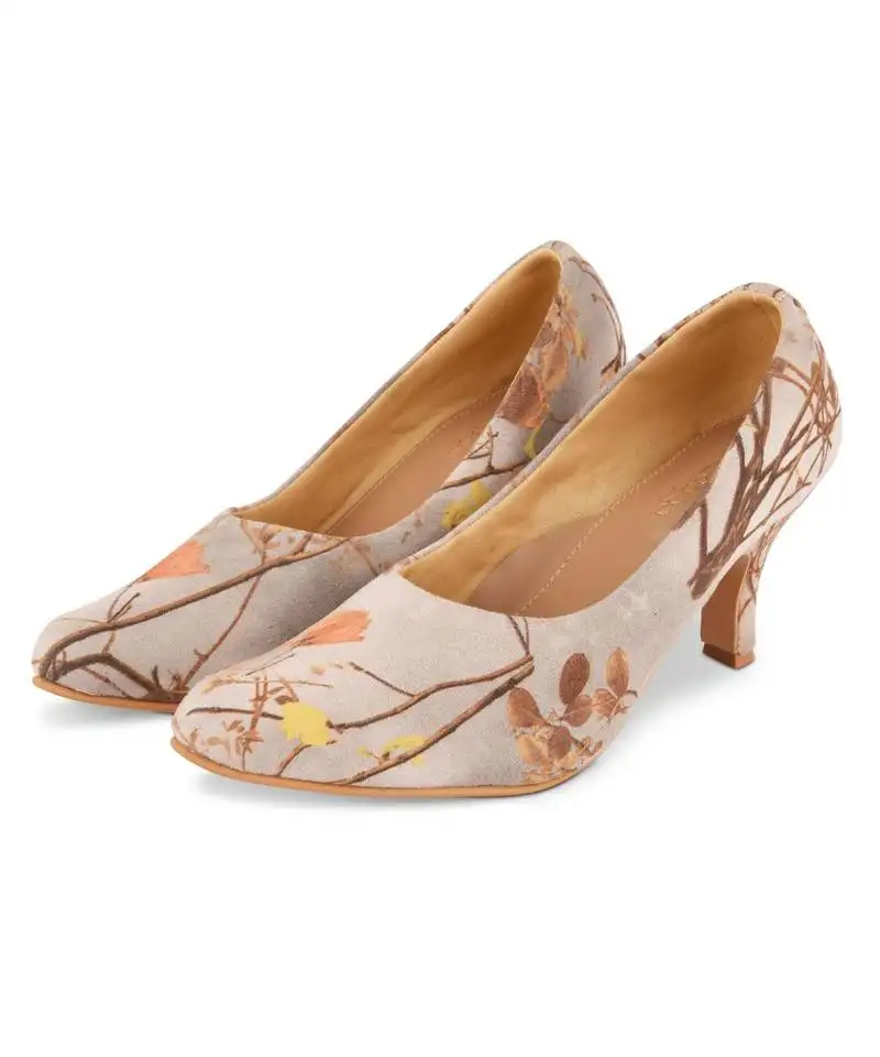 Abstract floral pump