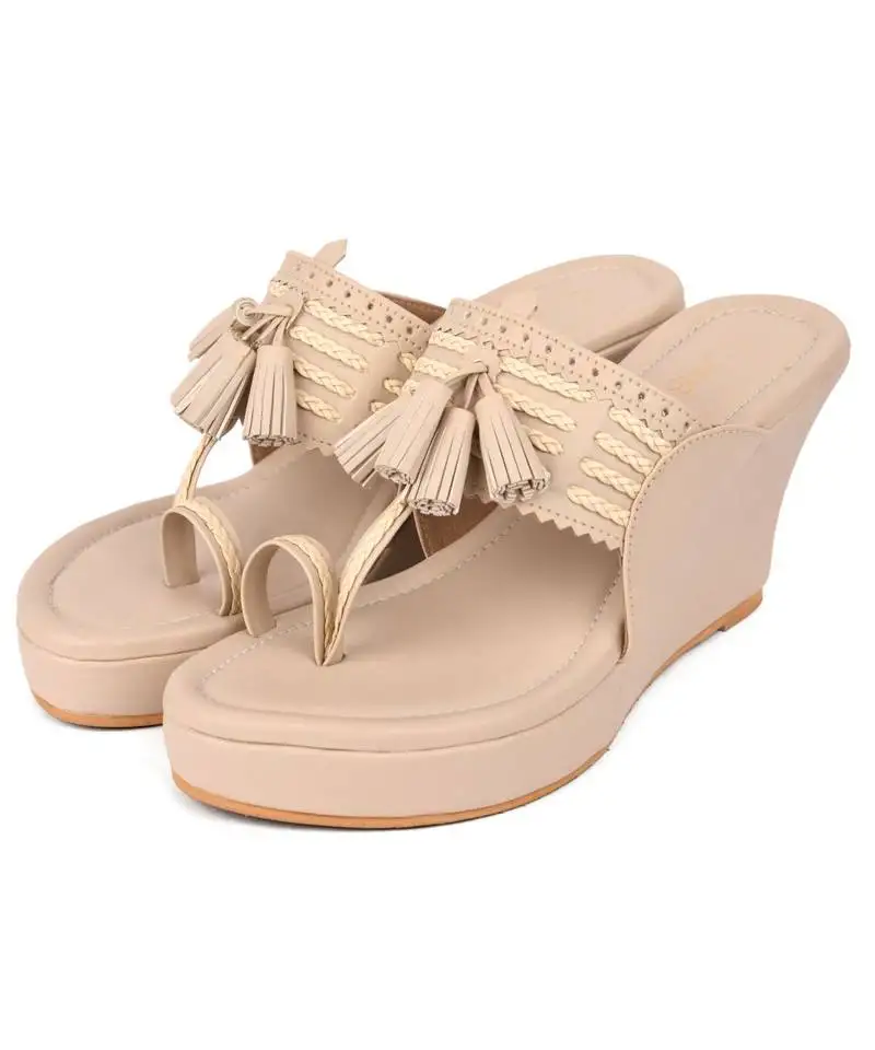 Tassel kolhapuri wedges