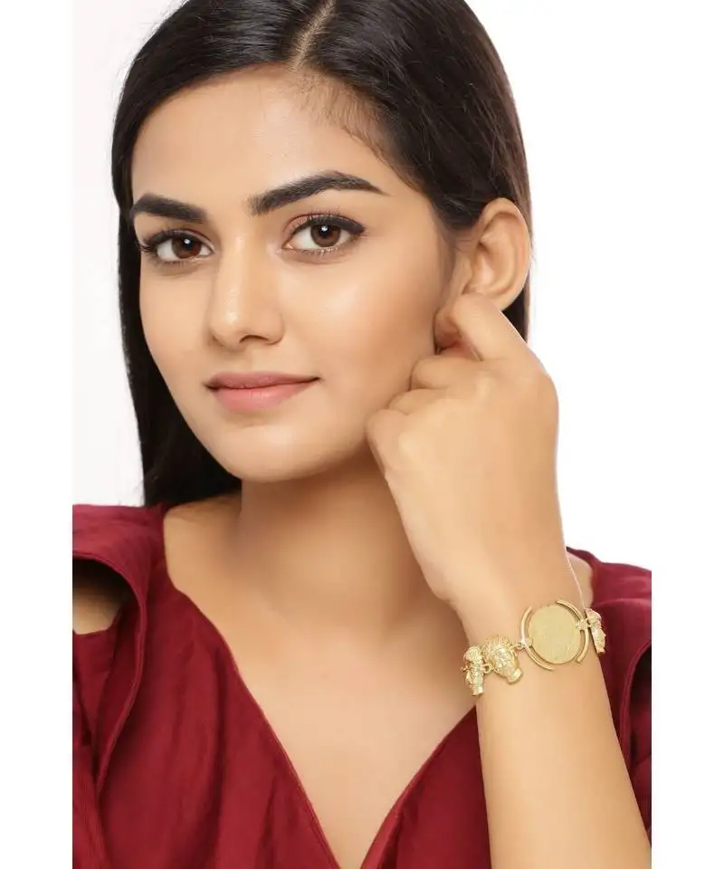 Scintillating bana bracelet