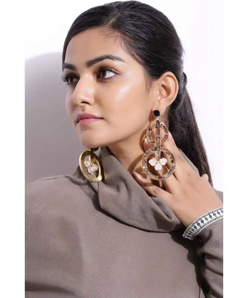 Clear mystery circles earrings