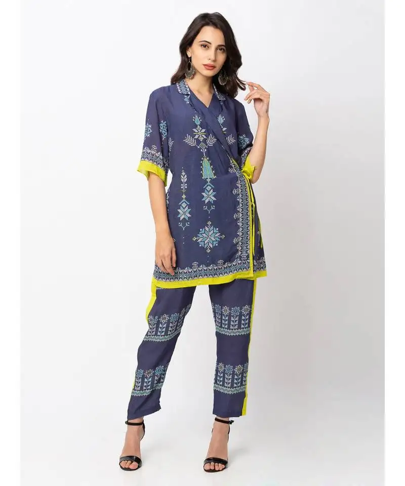 Printed overlap top with cigarette pants