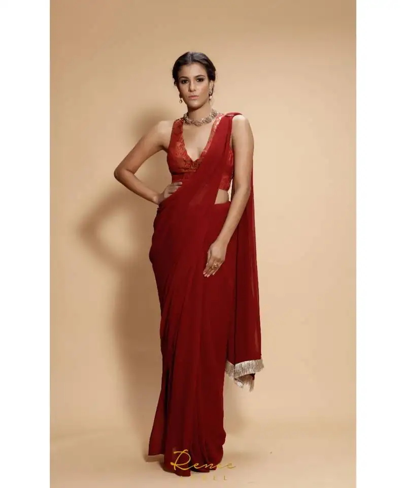 Maroon plain georgette saree with blouse