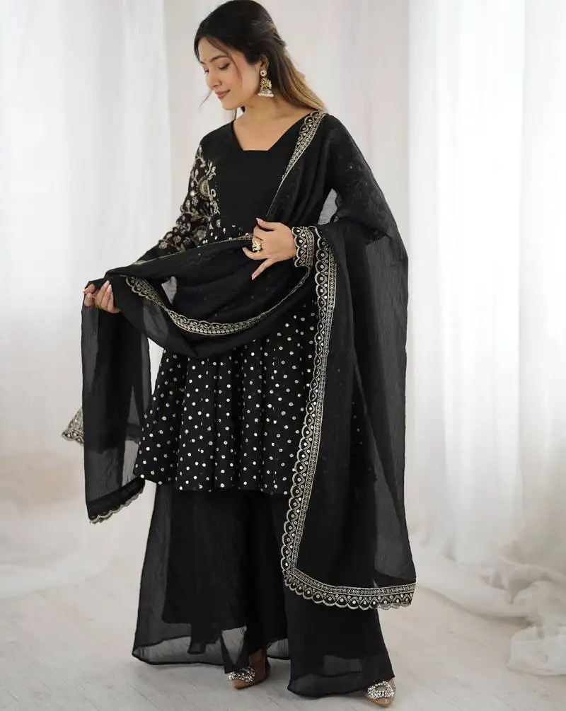 Balck silk embroidered suit set stitched