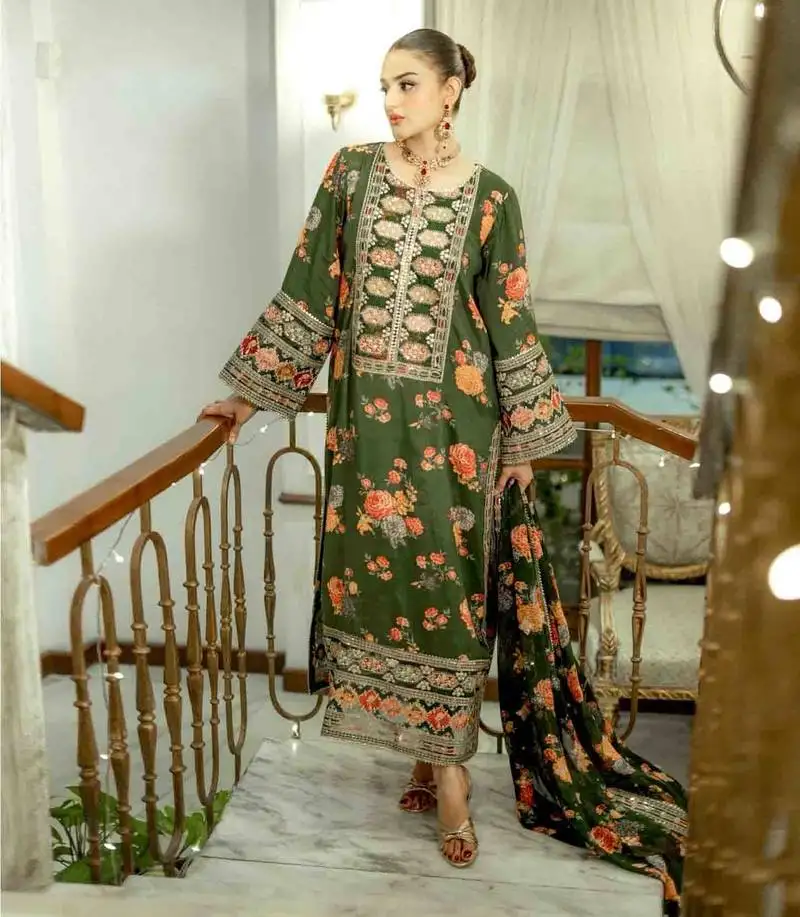 Green sequin embroidered straight suit stitched