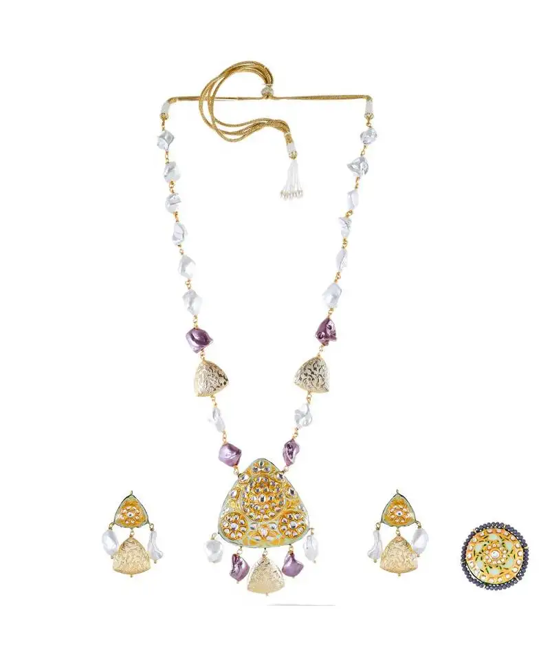 Pistachio green necklace set with ring