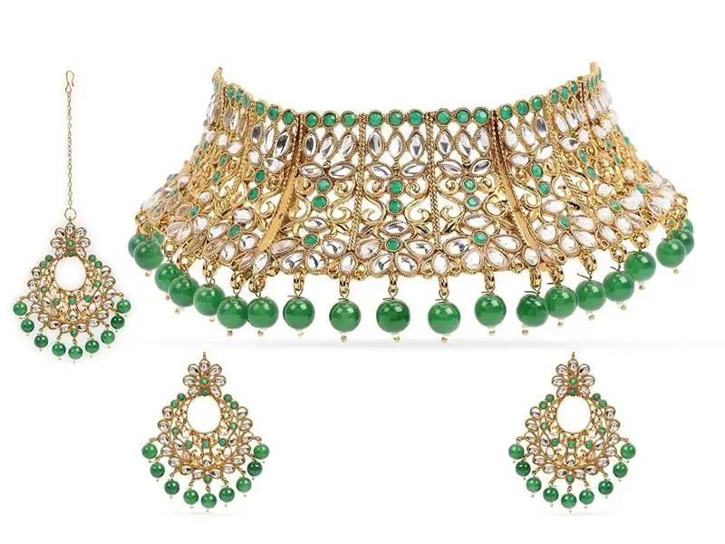 Traditional choker with earrings & maang tikka encased with kundan